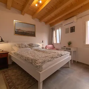 https://apartments-casa-vecchia.in-istria.net