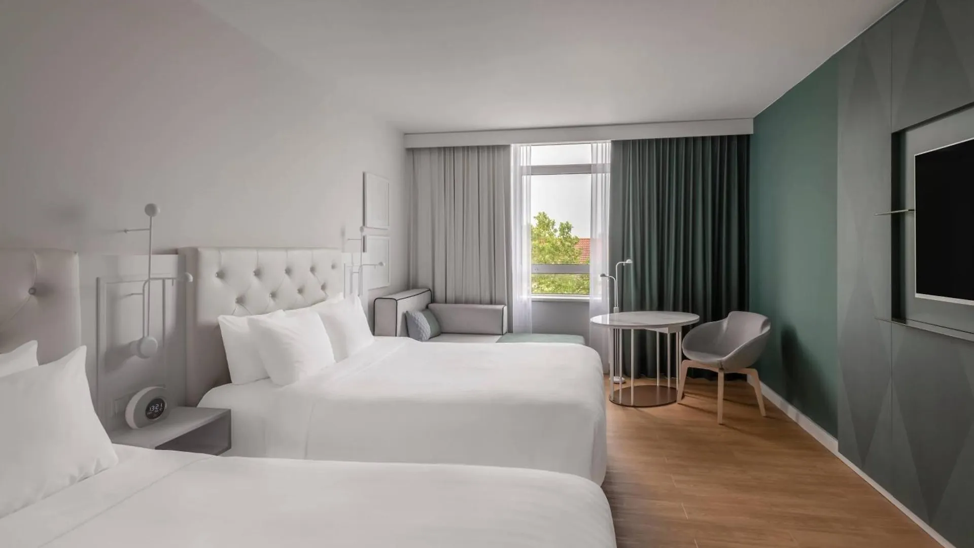 Munich Marriott Hotel 4*,